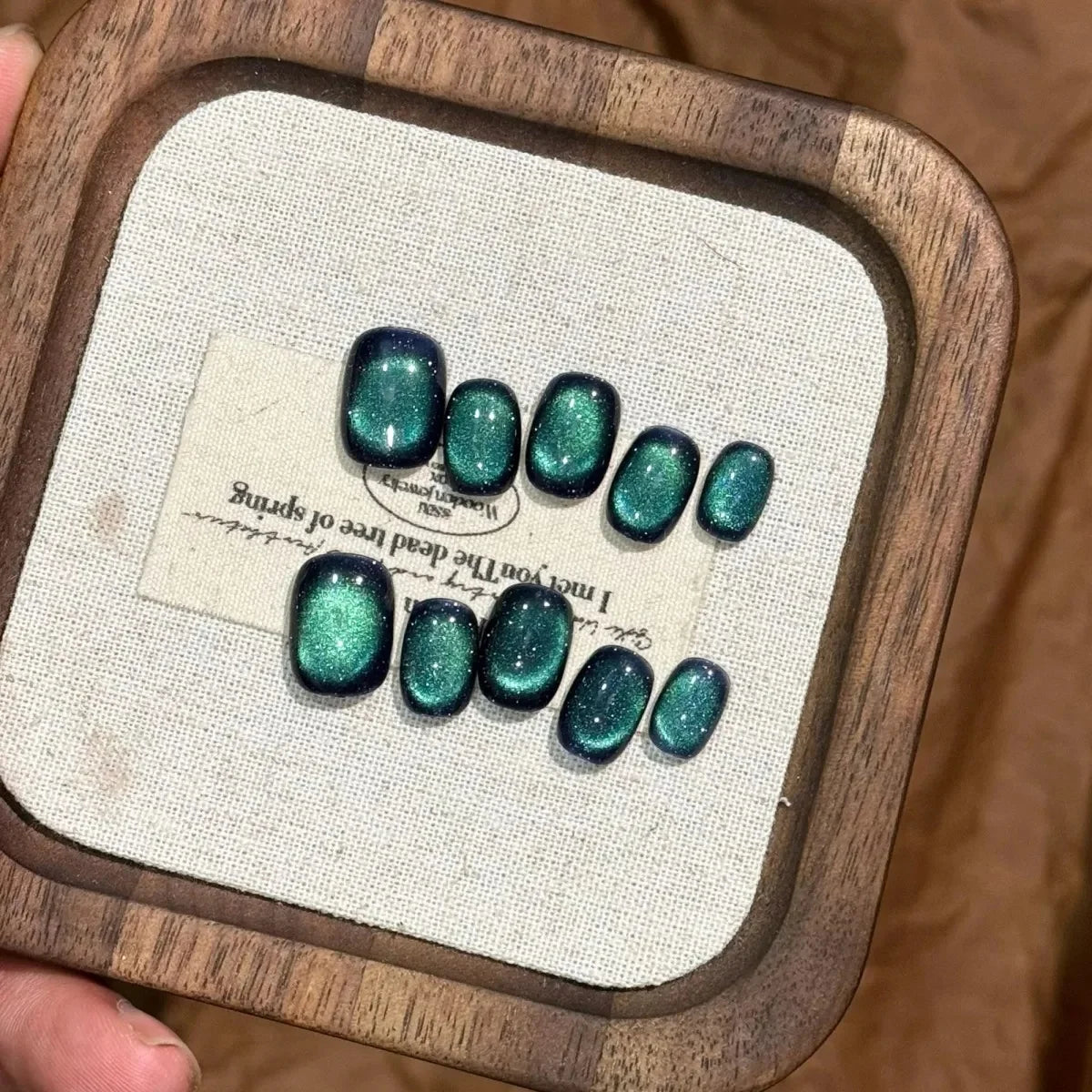 10PCS Vintage Wine Red Cat's Eye Effect Imitation Crystal Sparkling Glass Beads Detachable Handmade Press-on Short Fake Nails